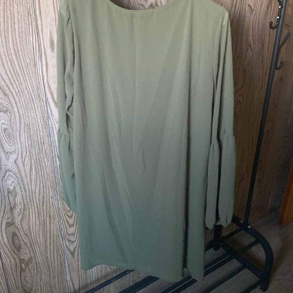 Dress - Picture 2 of 4